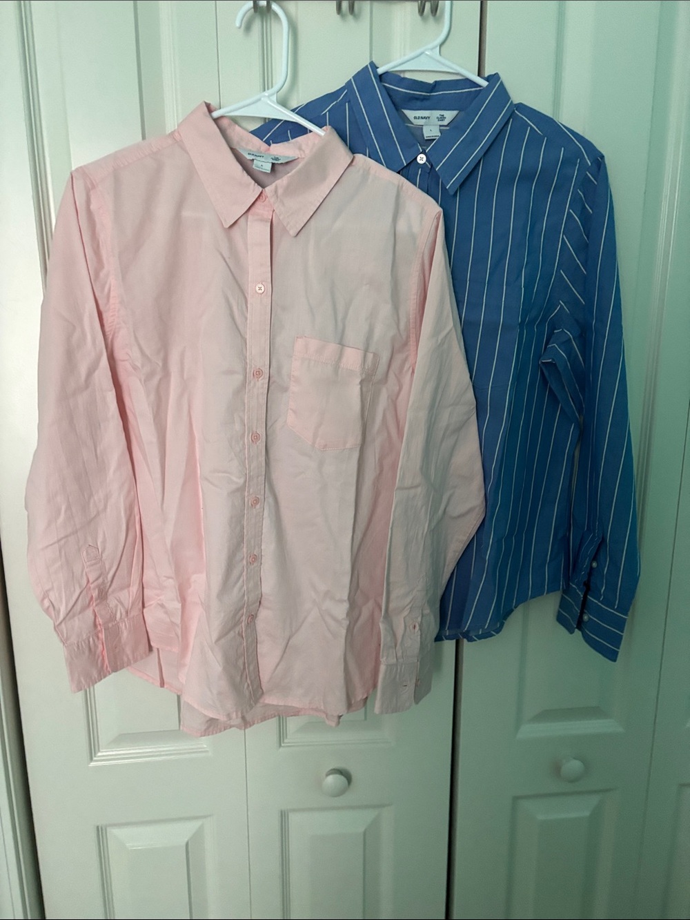 Women’s Old Navy Light Pink Button-Up & Blue Striped Blouse Duo Size Large